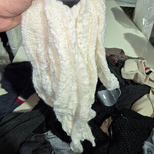 Assorted scarves for women - multicolor - with tags - lot of 100